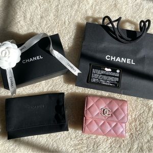 Full set! AUTHENTIC CHANEL Quilted Flap Iridescent Pink Caviar Wallet!